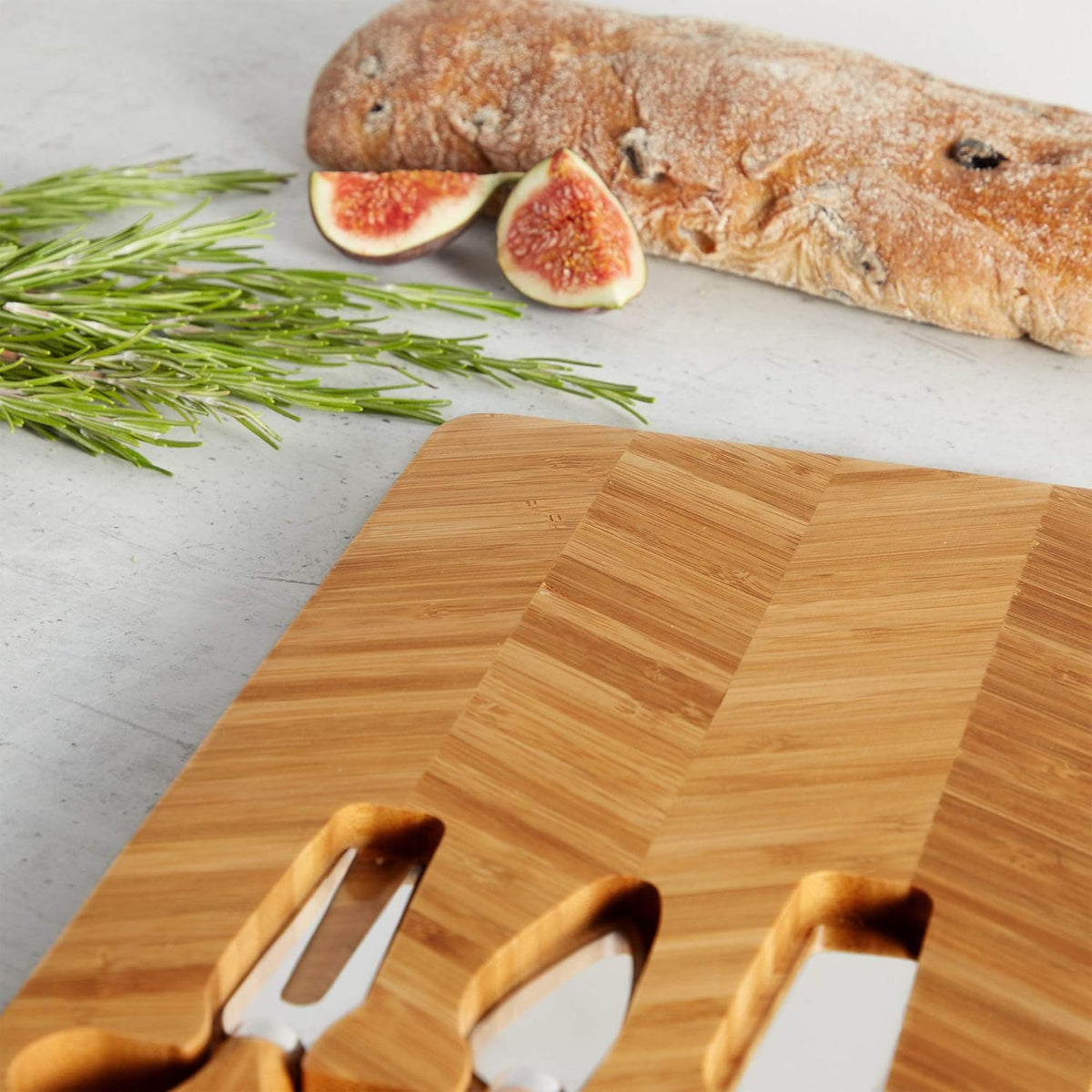 VonShef Herringbone Cheese Board & Knife Set – 100% Bamboo Serving Platter