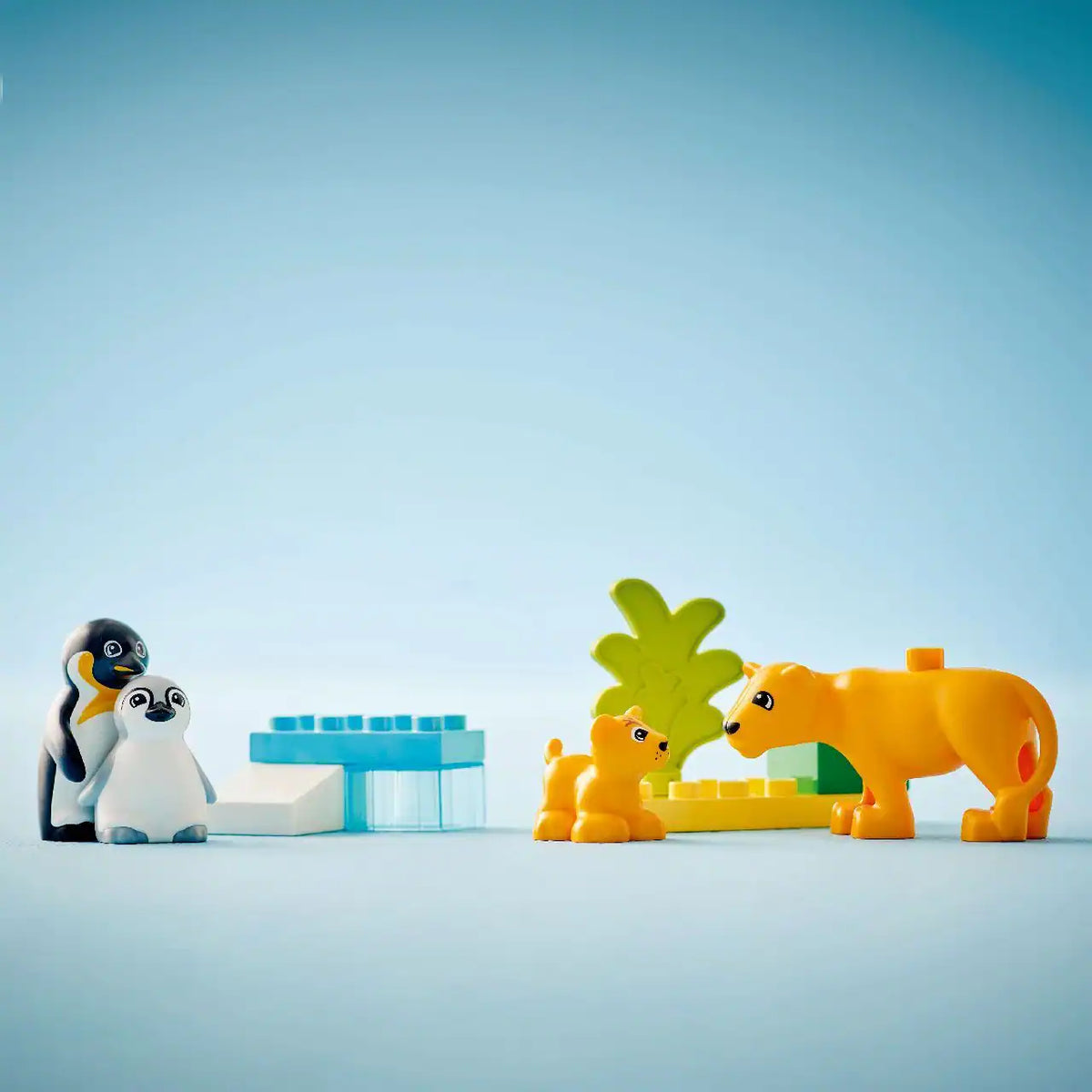 LEGO® Wild Animal Families: Penguins & Lions (10442-LEGO)