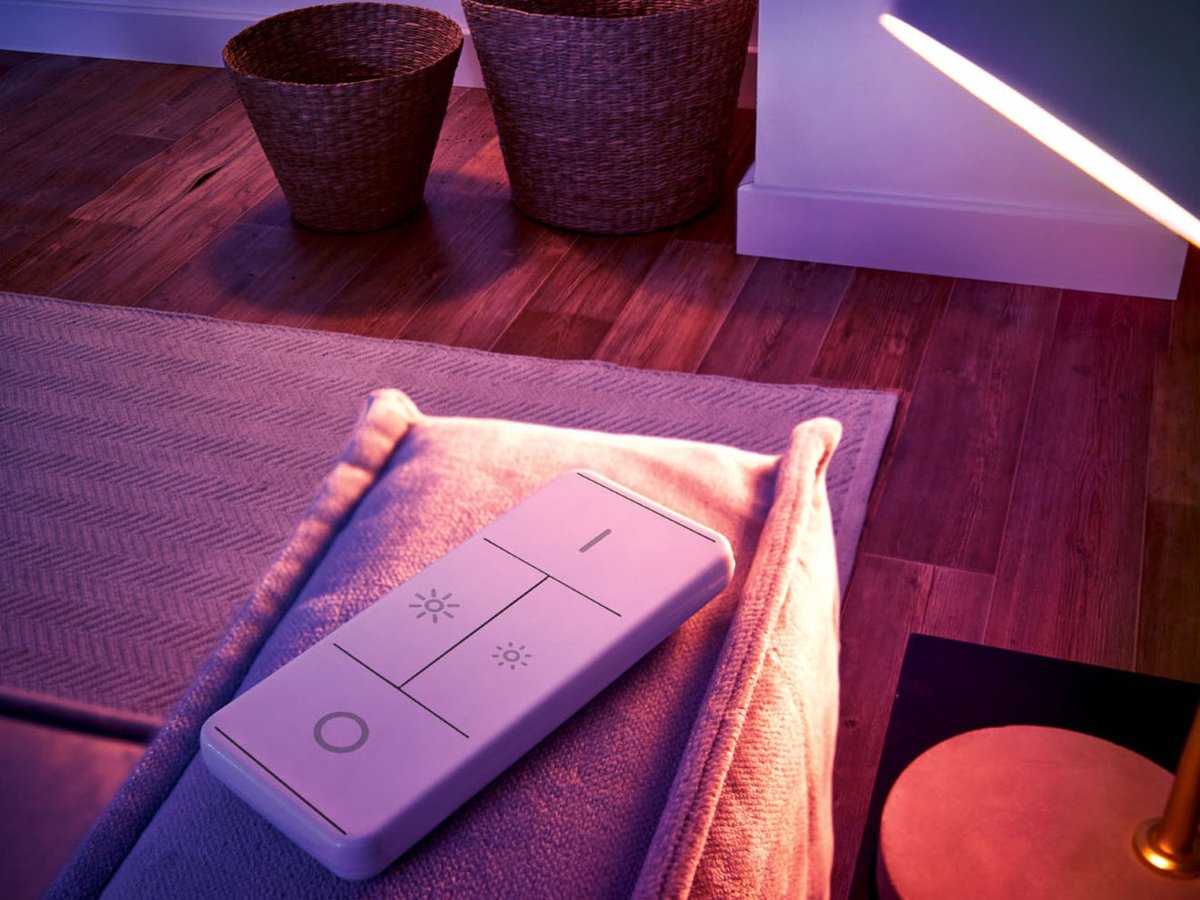 Smart Home Lighting Kit - Zigbee 3.0 - Built-in Google Assistant - Remote Control - 3 E27 Bulbs