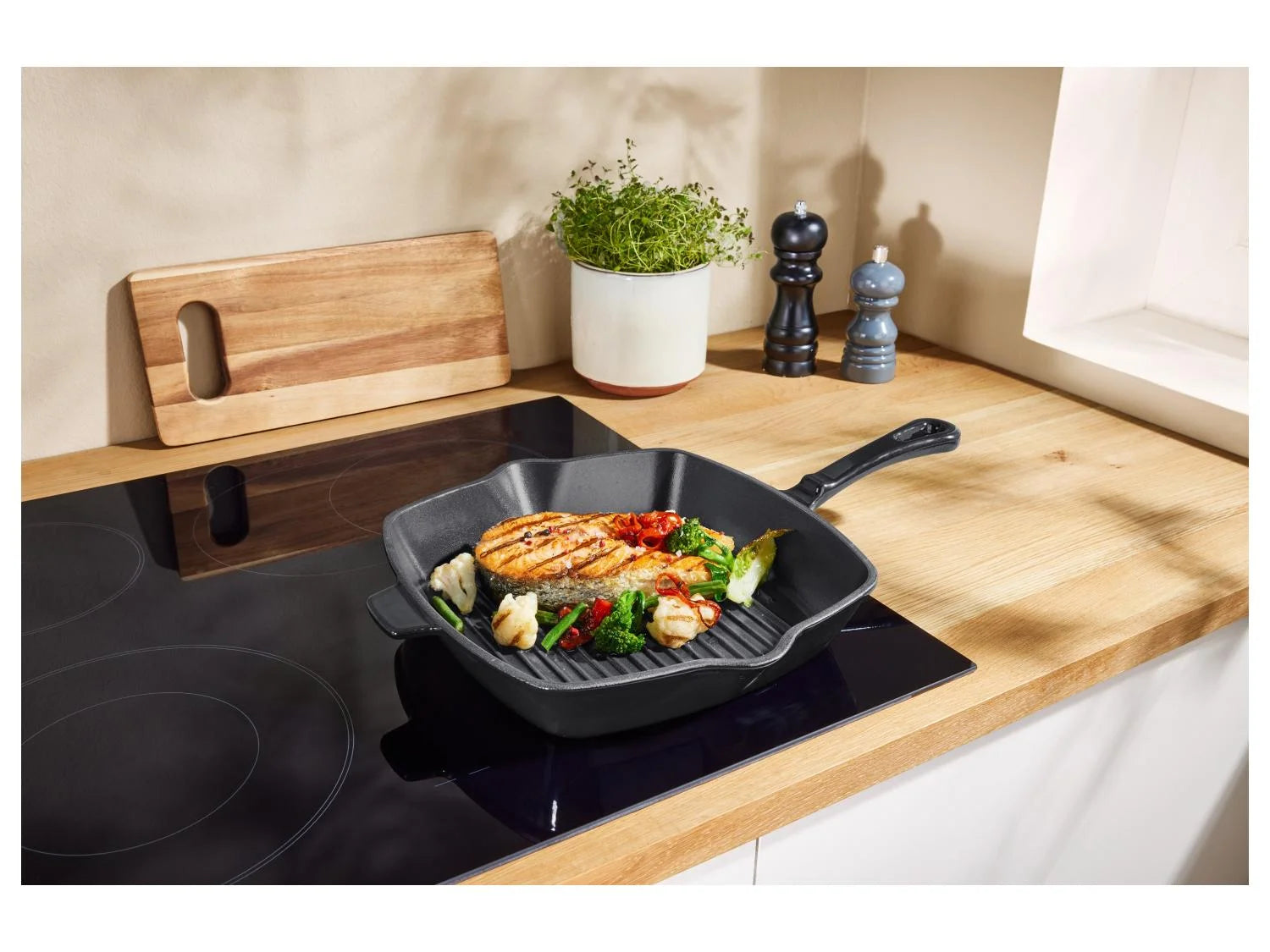 SILVERCREST® Cast iron grill pan, 24 cm - BLACK