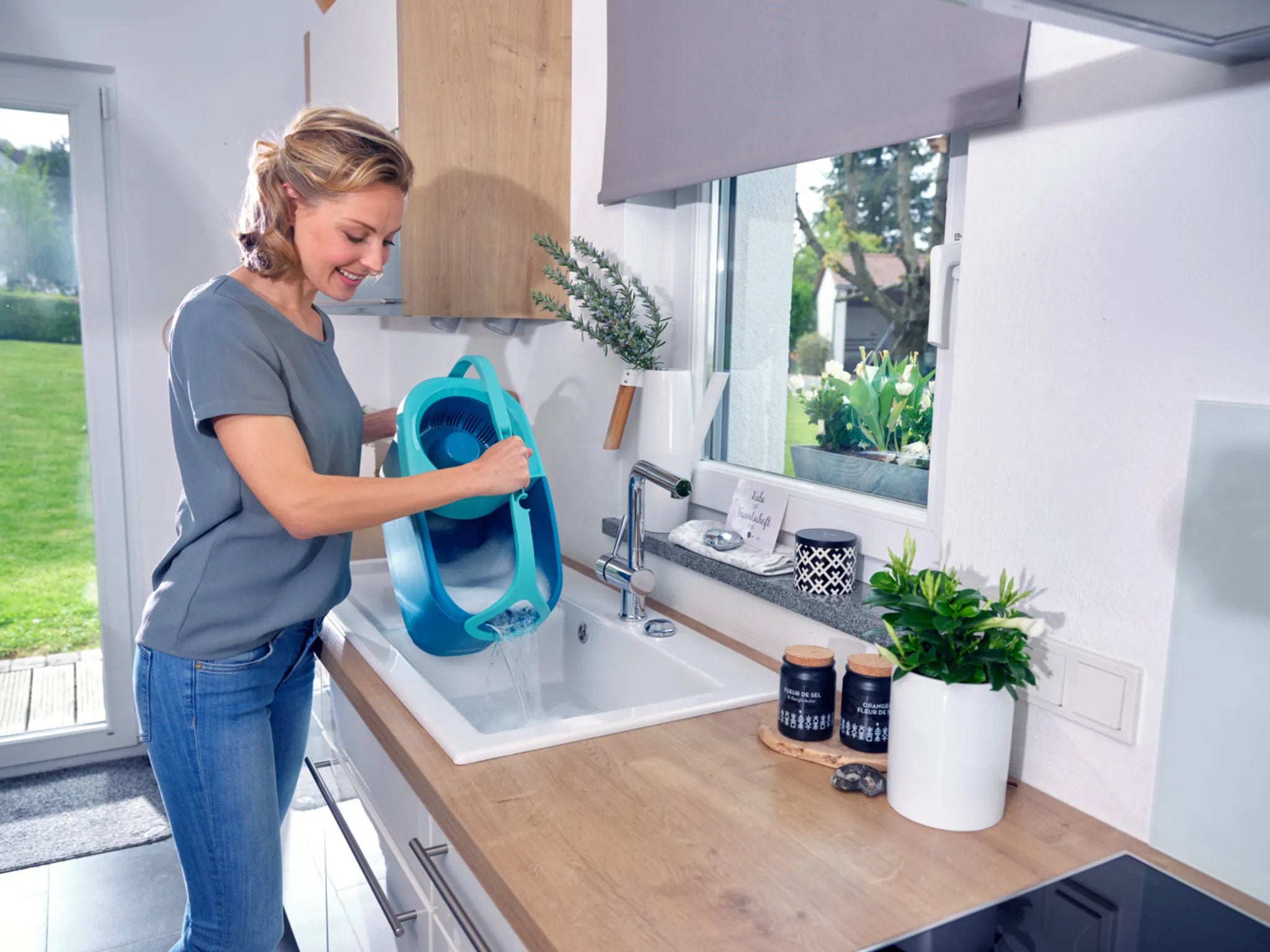 Leifheit Ergo Rotation Disc Mop Set including Power Cleaner