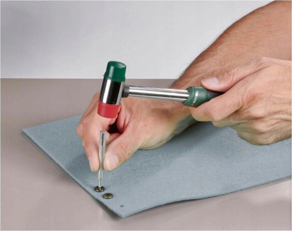 Parkside 358-piece snap and eyelet punching or setting kit