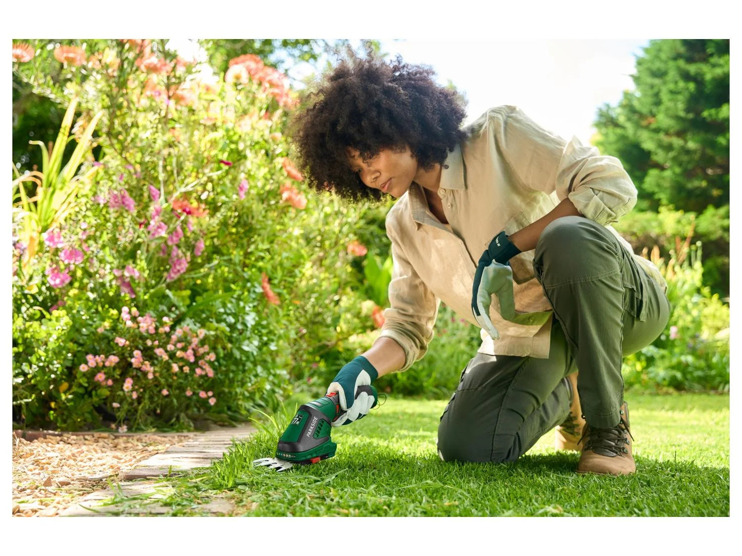 PARKSIDE® 4V 2-in-1 Cordless Grass and Shrub Shears, with 180° Rotating Soft Grip — image 2