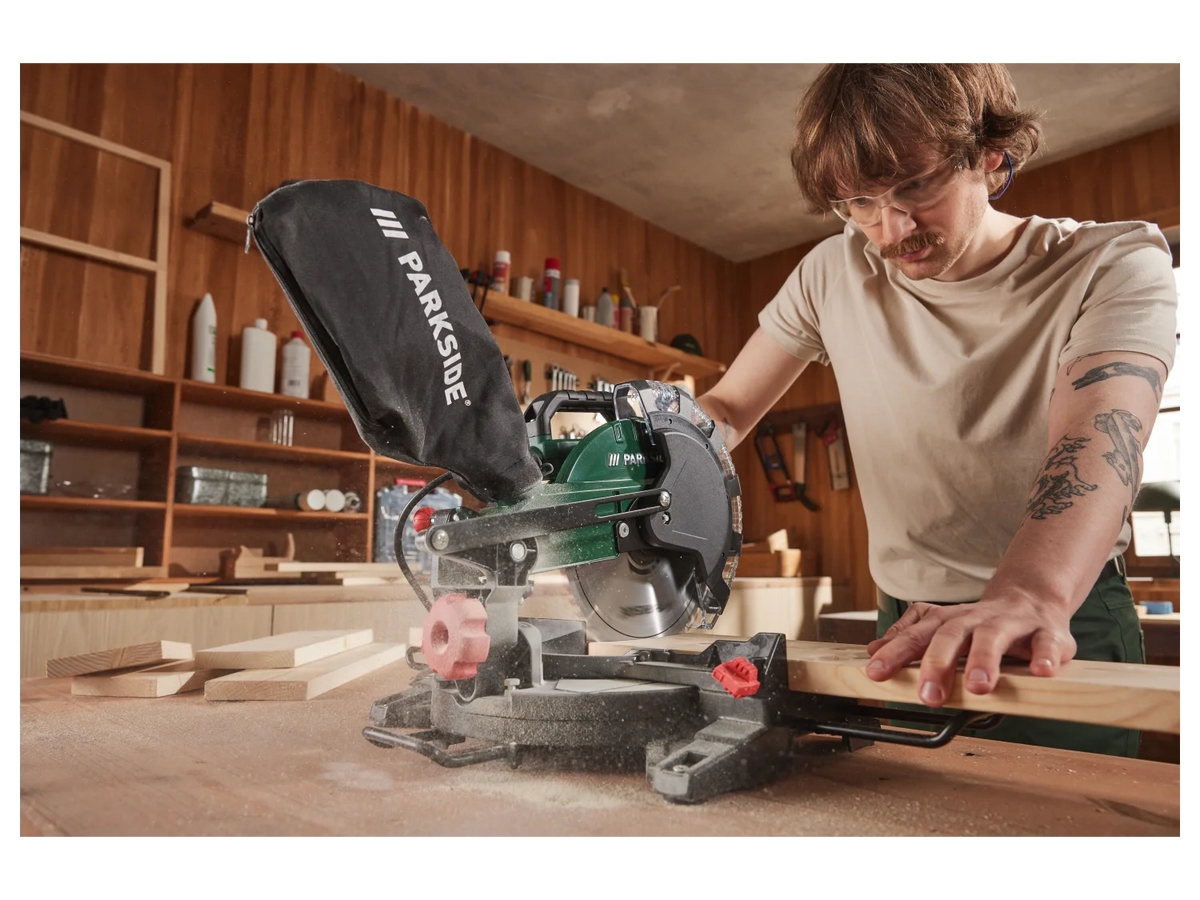 PARKSIDE® PKS 1500 C4 Mitre Saw (for wood and plastic) — image 3