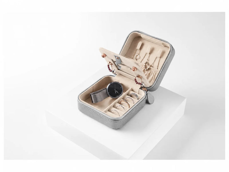 Esmara jewelry box, perfect for traveling - SILVER